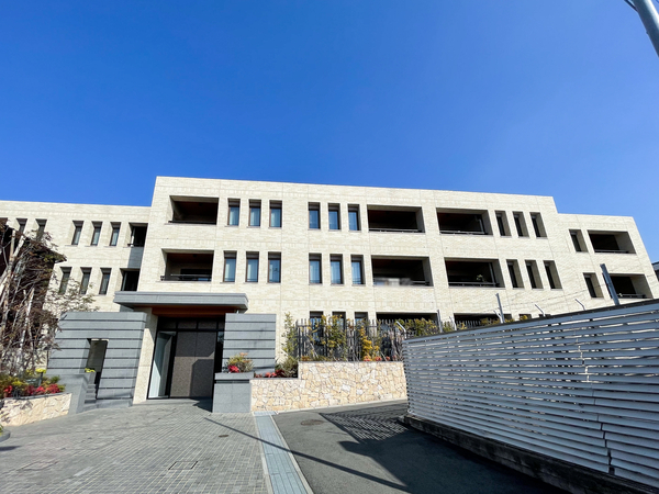 【グランヴィ岡本】外観