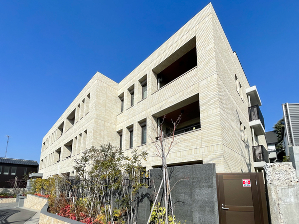 【グランヴィ岡本】外観