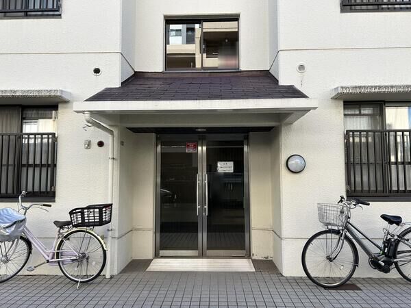 【旭町パークマンション】エントランス