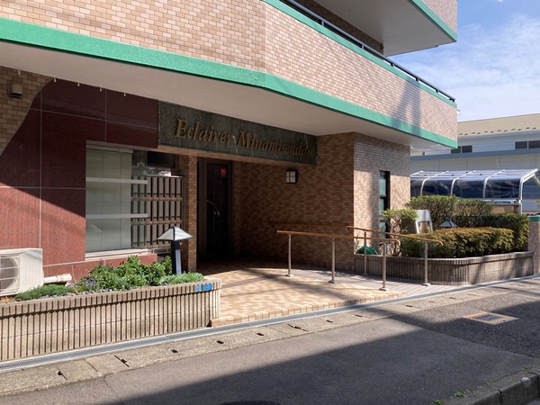 【エクレール南仙台】エントランスアプローチ 【エクレール南仙台】エントランスアプローチ