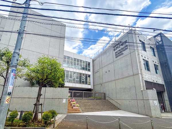 松沢小学校まで約350m(徒歩5分)