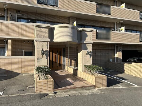 【アコルト井口鈴が台】エントランス