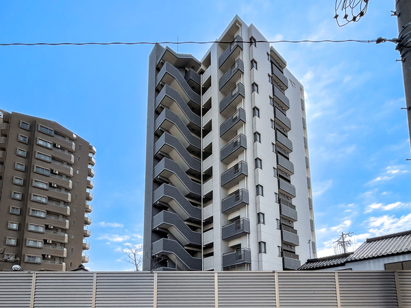 【モアグレース八幡Ⅲ】外観