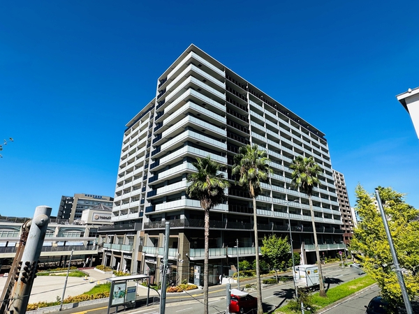 【ルサンク南千里ローレルコート】外観 【ルサンク南千里ローレルコート】外観