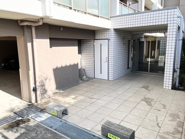 【日神デュオステージ三ツ沢】エントランス