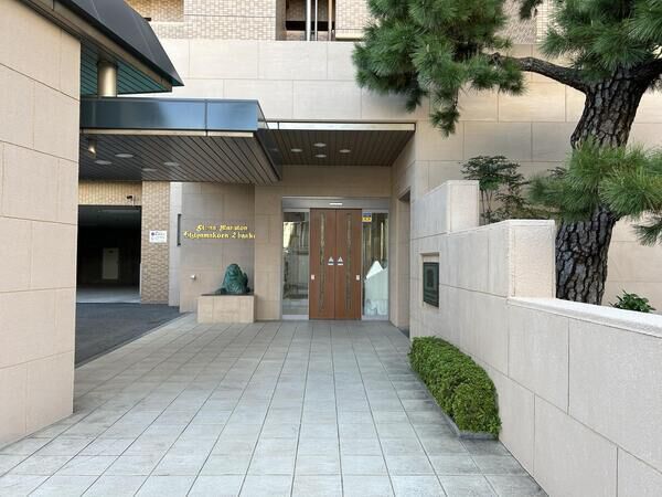 【ライオンズマンション比治山公園弐番館】エントランス