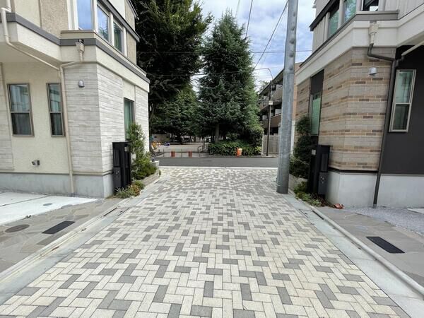 ファインコート練馬中村橋 前面道路含む現地写真 ファインコート練馬中村橋 前面道路含む現地写真