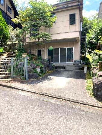 所沢市松が丘1丁目 戸建(林間地区) 駐車スペース 所沢市松が丘1丁目 戸建(林間地区) 駐車スペース