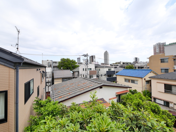 現況建物3階部分(実質3.5階相当)からの眺めです。※詳細はお問い合わせください。