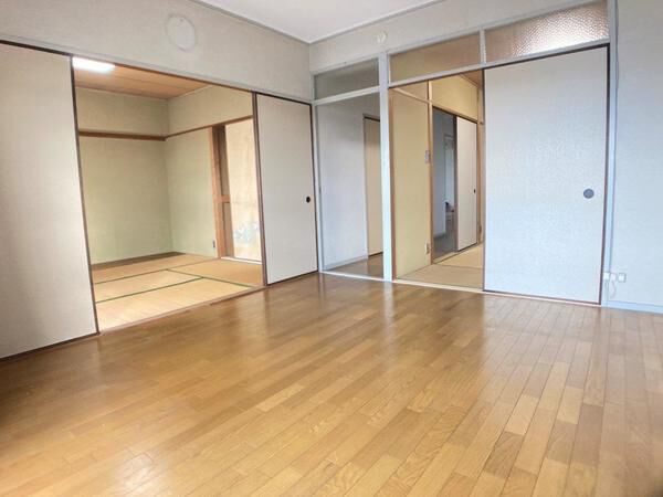 ローレルハイツ茨木総持寺 第2号棟 洋室 約8.0帖 ローレルハイツ茨木総持寺 第2号棟 洋室 約8.0帖