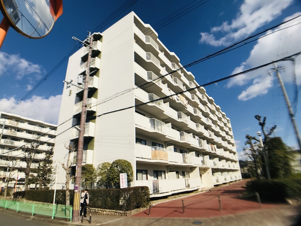東奈良高層住宅 B棟 外観 東奈良高層住宅 B棟 外観