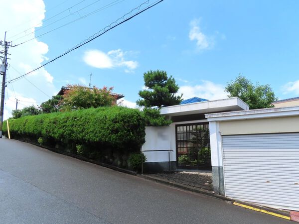 奈良市登美ヶ丘三丁目 外観写真 奈良市登美ヶ丘三丁目 外観写真