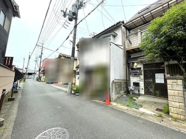 伏見区深草向川原町 一戸建 外観(前面道路含む現地) 伏見区深草向川原町 一戸建 外観(前面道路含む現地)
