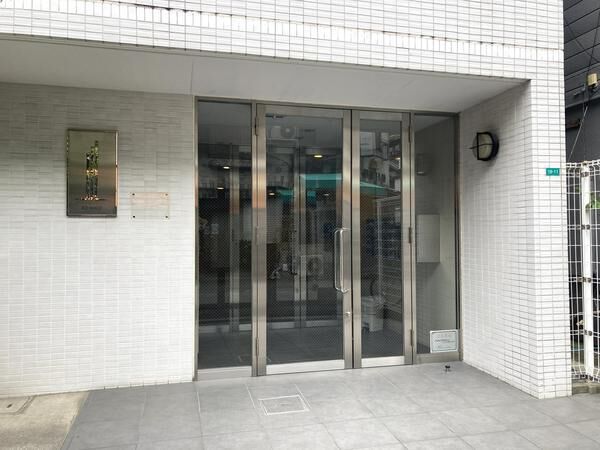 アドバンス新大阪4 エントランス アドバンス新大阪4 エントランス