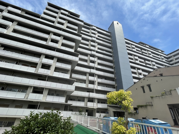 藤和さやまハイタウン B棟 外観 藤和さやまハイタウン B棟 外観