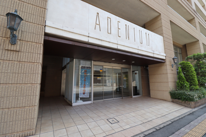 アデニウム千葉みなと エントランス前 アデニウム千葉みなと エントランス前