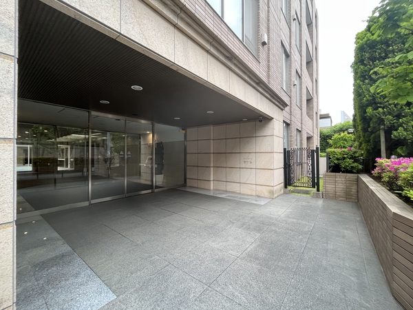 ヴェーゼント市ヶ谷 エントランス ヴェーゼント市ヶ谷 エントランス