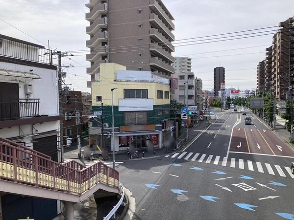 KATOビル+駐車場 前面道路 KATOビル+駐車場 前面道路