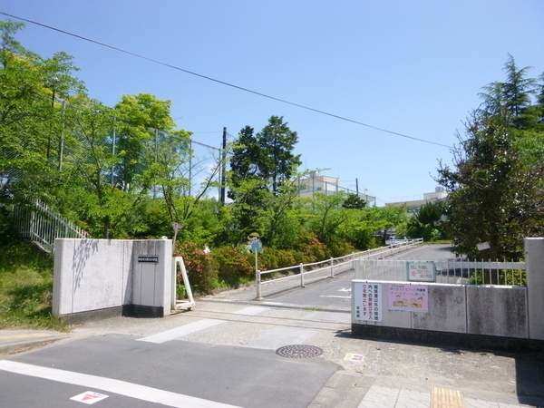 桜ケ丘 新築2号棟 仙台市立桜丘小学校(約690m) 桜ケ丘 新築2号棟 仙台市立桜丘小学校(約690m)