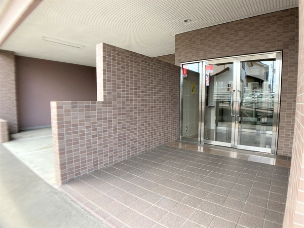 ラブリハイツ仙台福田町 エントランスアプローチ ラブリハイツ仙台福田町 エントランスアプローチ